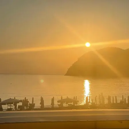 アパート Beatrice Nel Centro Di レヴァント