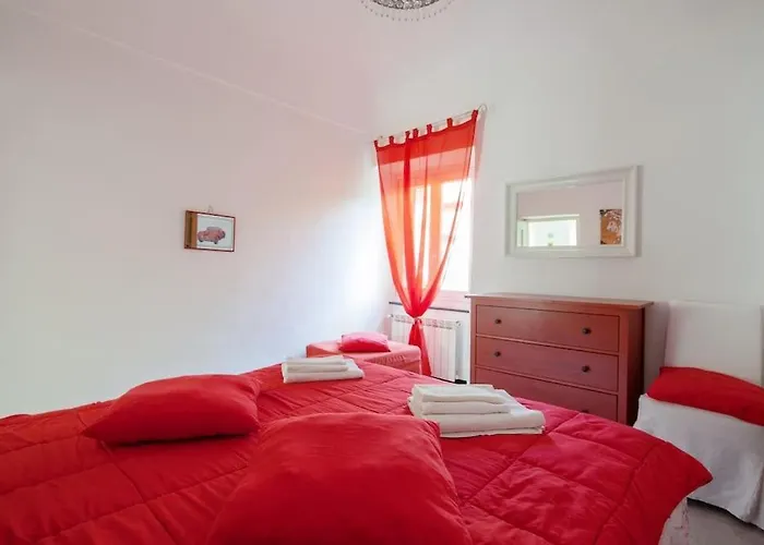 Beatrice Nel Centro Di Levanto