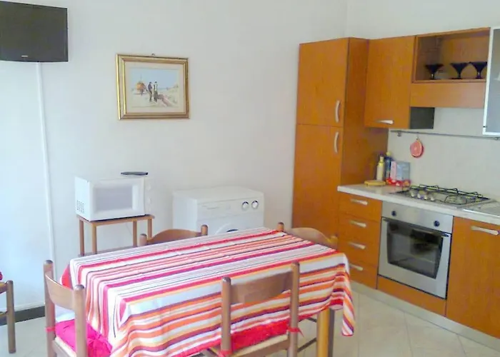 Beatrice Nel Centro Di Λεβάντο