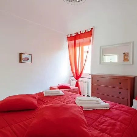 Beatrice Nel Centro Di ليفانتو