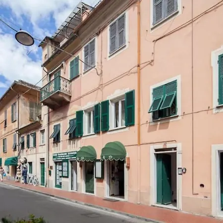 Beatrice Nel Centro Di * Levanto