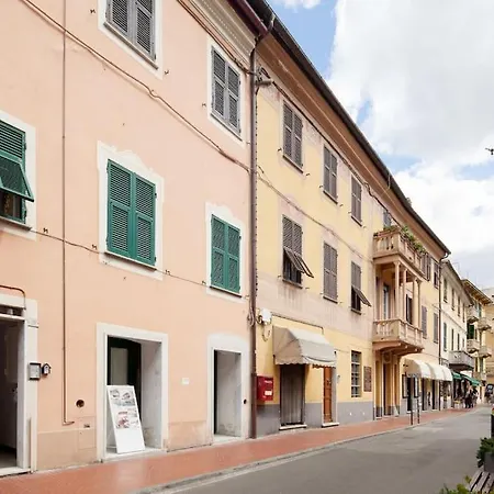 Beatrice Nel Centro Di Apartman Levanto