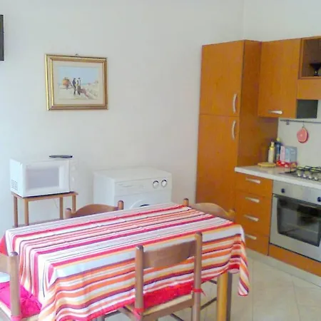 Beatrice Nel Centro Di ليفانتو