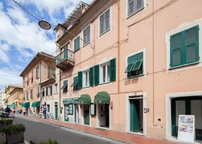 Beatrice Nel Centro Di * Levanto